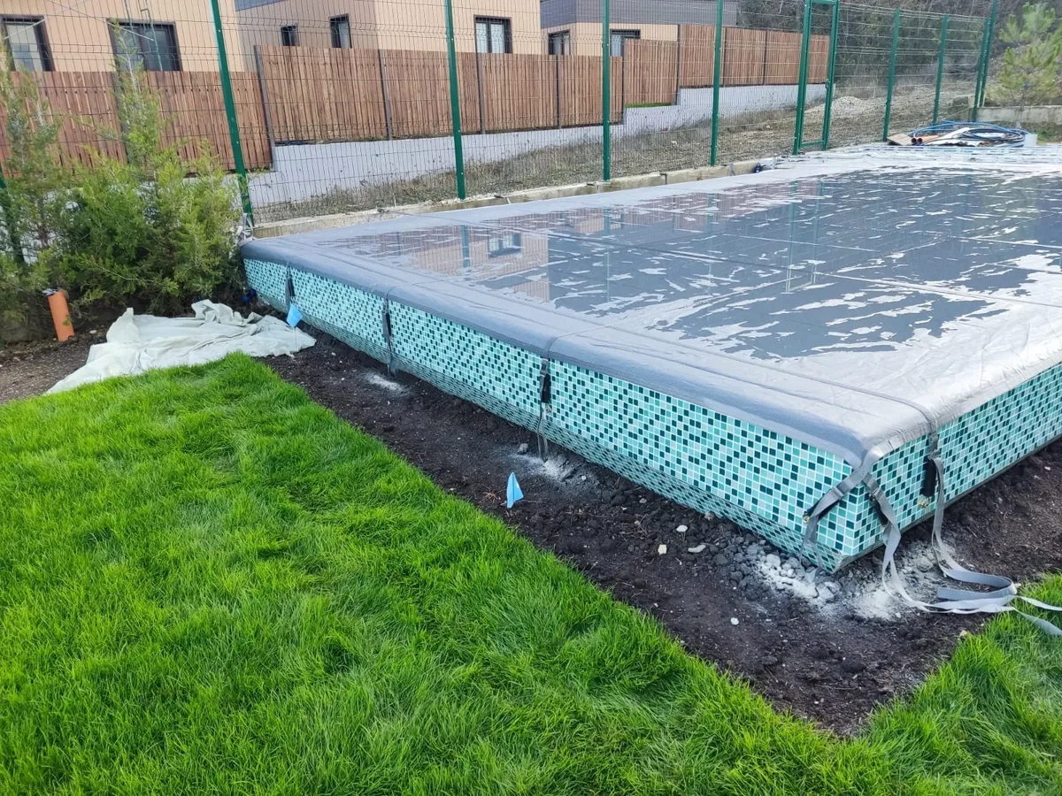 Батутное покрывало на бассейне в Владивостоке